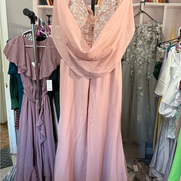 NWOT-Chic Blush Maxi Dress with Lace Accents has Cape sleeves. New no tags - Picture 6 of 10